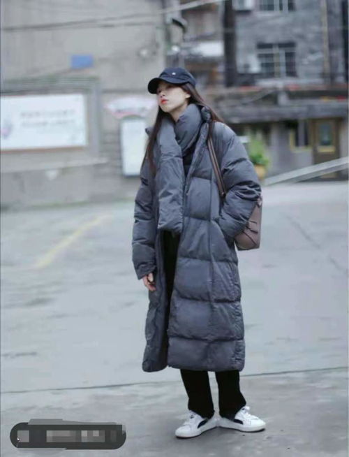 长款棉服穿搭指南 保暖与时尚兼得